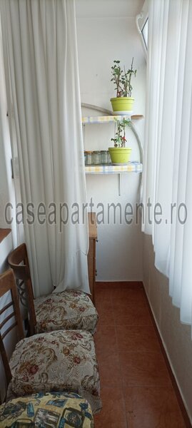 Obregia, 3 camere, semidecomandat, 67 mp, 4/4 termopane, usa metal, liber,