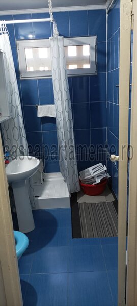 Obregia, 3 camere, semidecomandat, 67 mp, 4/4 termopane, usa metal, liber,