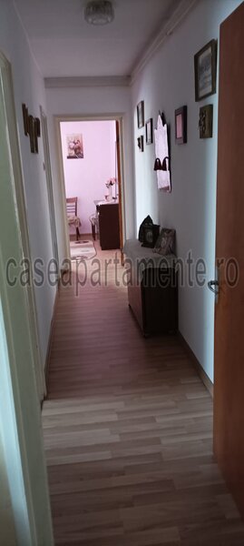 Obregia, 3 camere, semidecomandat, 67 mp, 4/4 termopane, usa metal, liber,